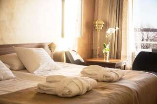 Отель Hotel Arkipelag Мариехамн Улучшенный двухместный номер с 1 кроватью и видом на море-1