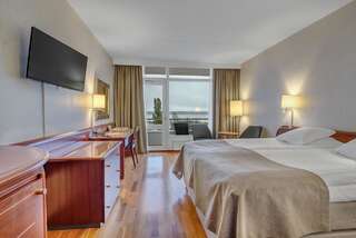 Отель Hotel Arkipelag Мариехамн Двухместный номер с 2 отдельными кроватями и видом на море-1
